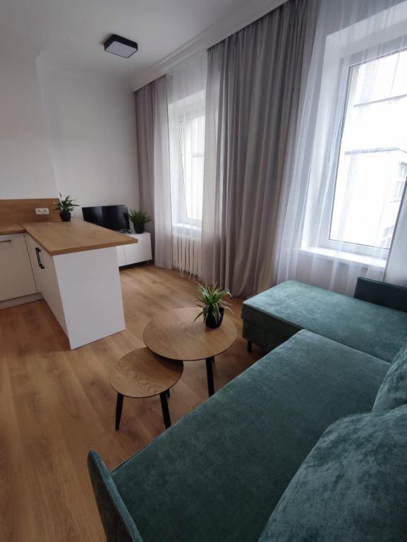 Plac Pilsudskiego - 4