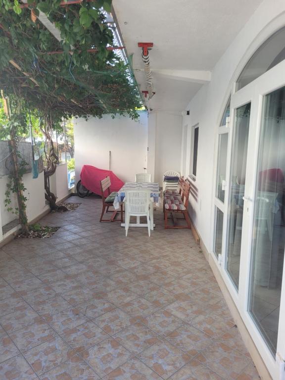 Balkón nebo terasa v ubytování Apartments Nina