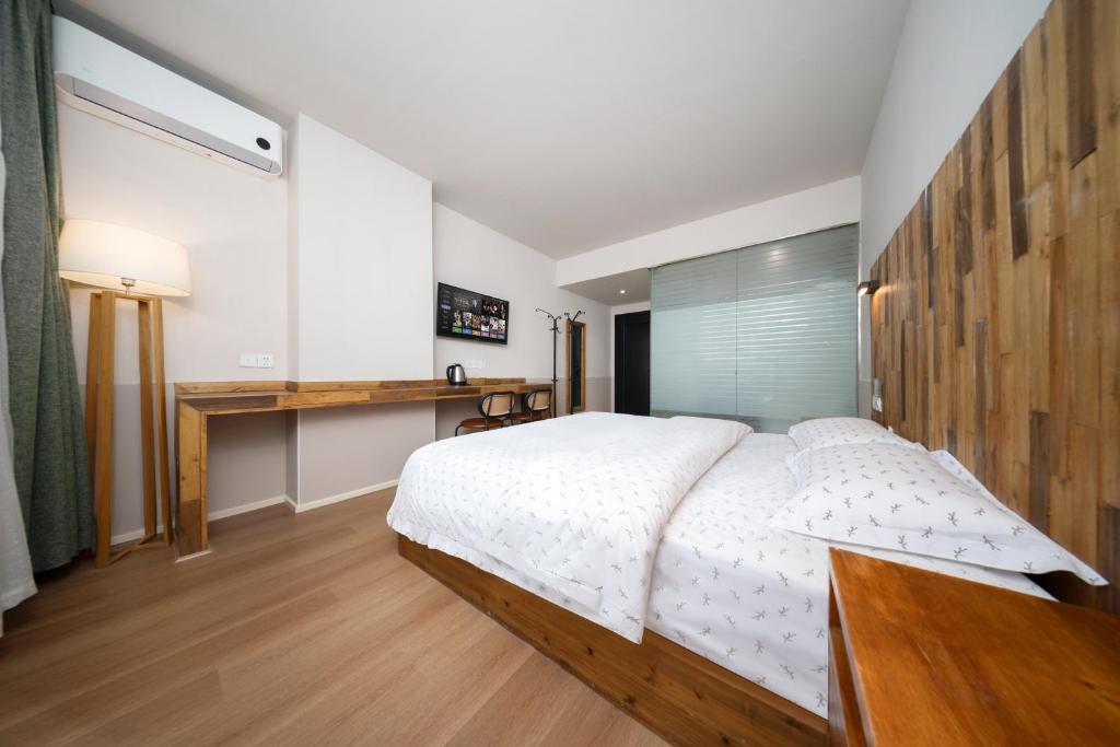 Sonderia Hostel & Bar - Lazybones Hostel - Standard Double Room With Private Bathroom