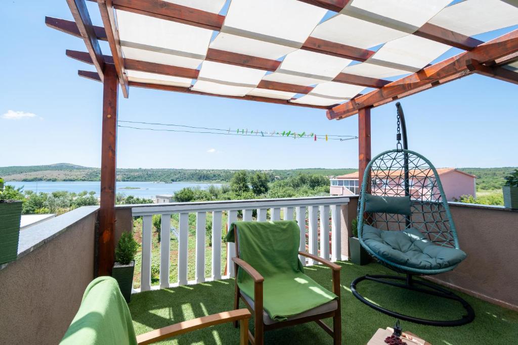 Balkón nebo terasa v ubytování Apartment Dalmatino