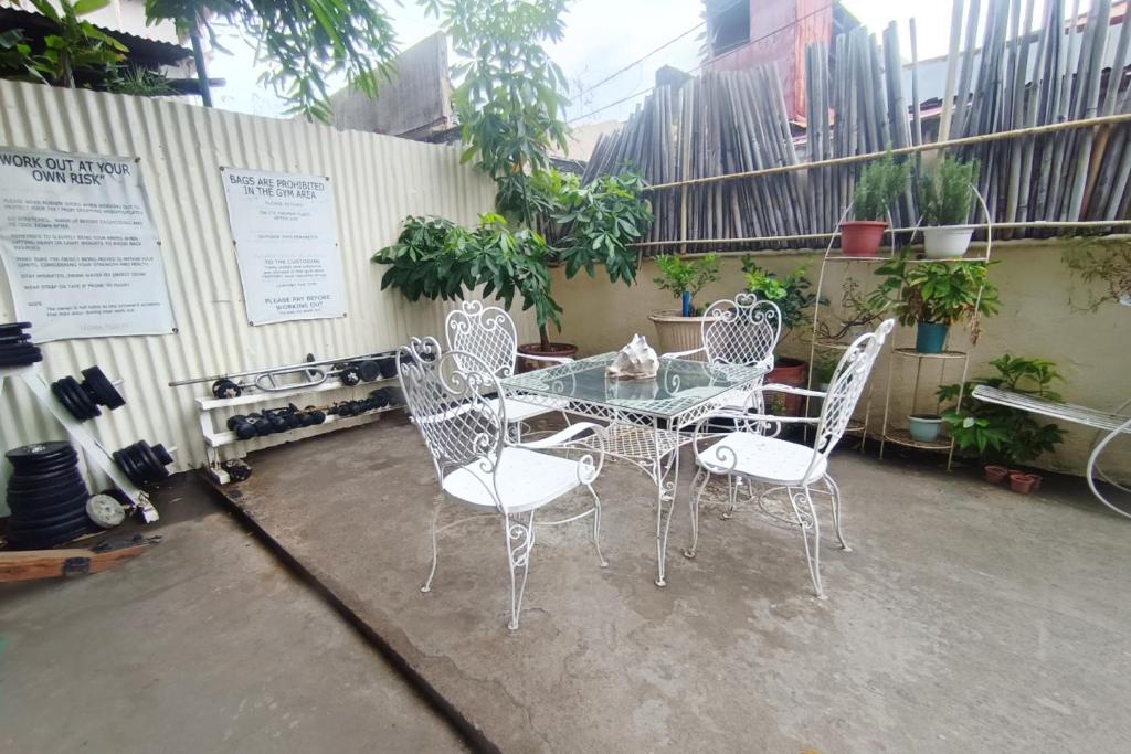 Balkón nebo terasa v ubytování Bed and Brewhouse Sucat