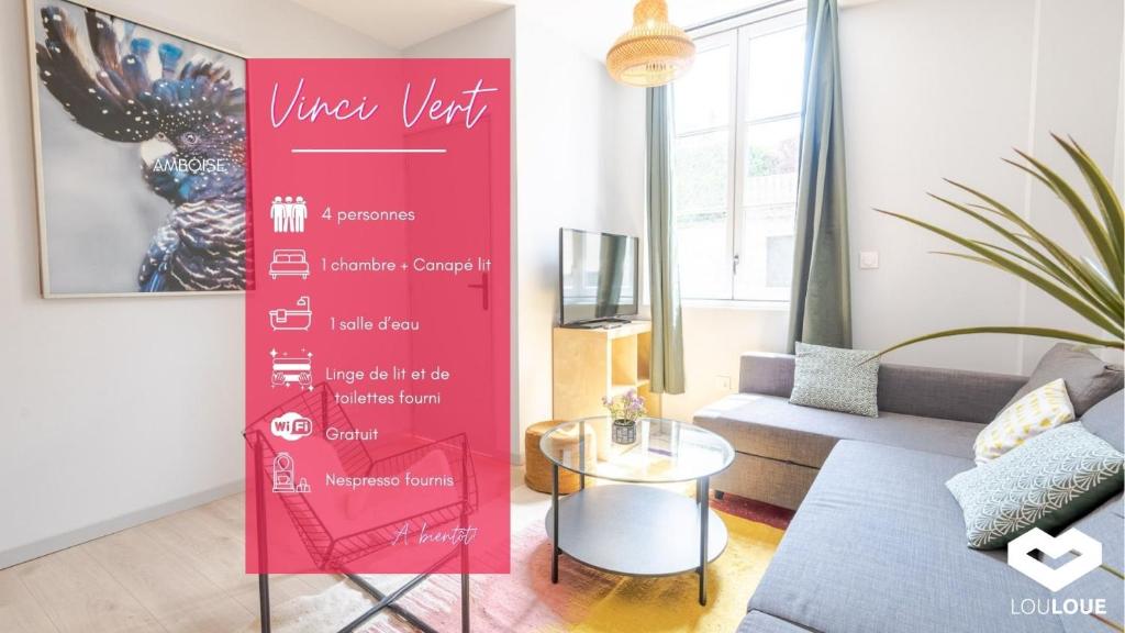 un panneau rouge dans un salon avec un canapé dans l'établissement « AU VINCI VERT » Appartement 4 pers. NEUF, à Amboise