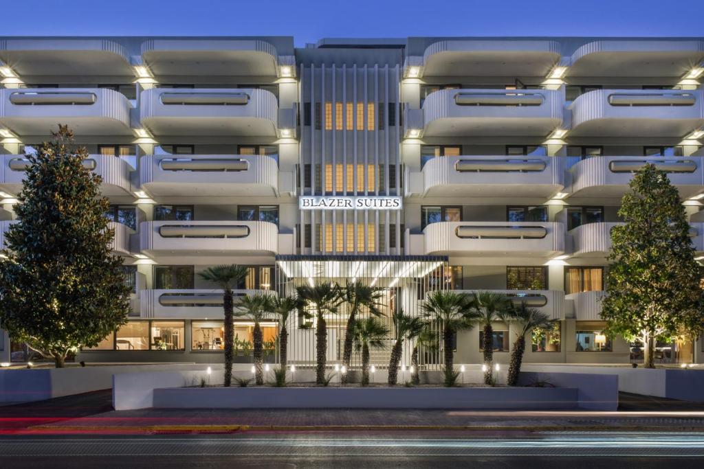 Blazer Suites Hotel - Resim 2