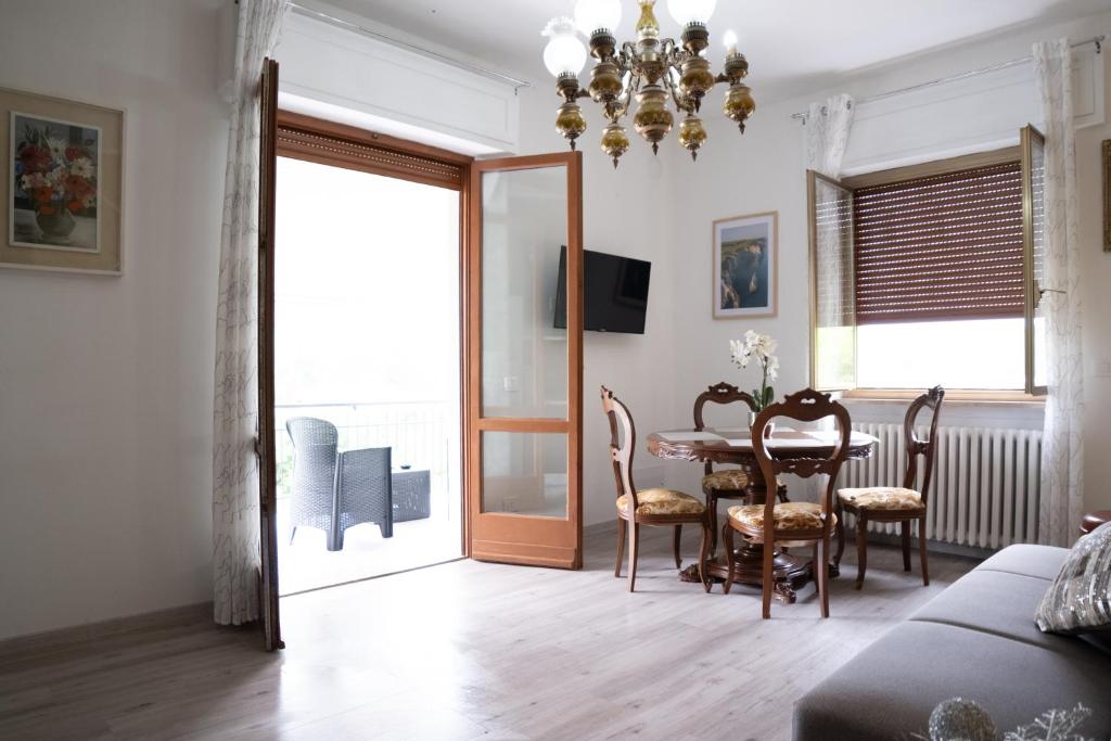 TV a/nebo společenská místnost v ubytování Casa vacanze Aria