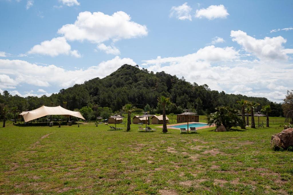 Příroda nedaleko luxury tent