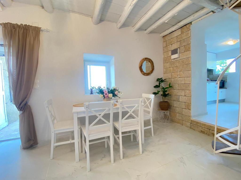 Fotografie z fotogalerie ubytování Dinateli Houses - Live like a local in Corfu v destinaci Kastellánoi