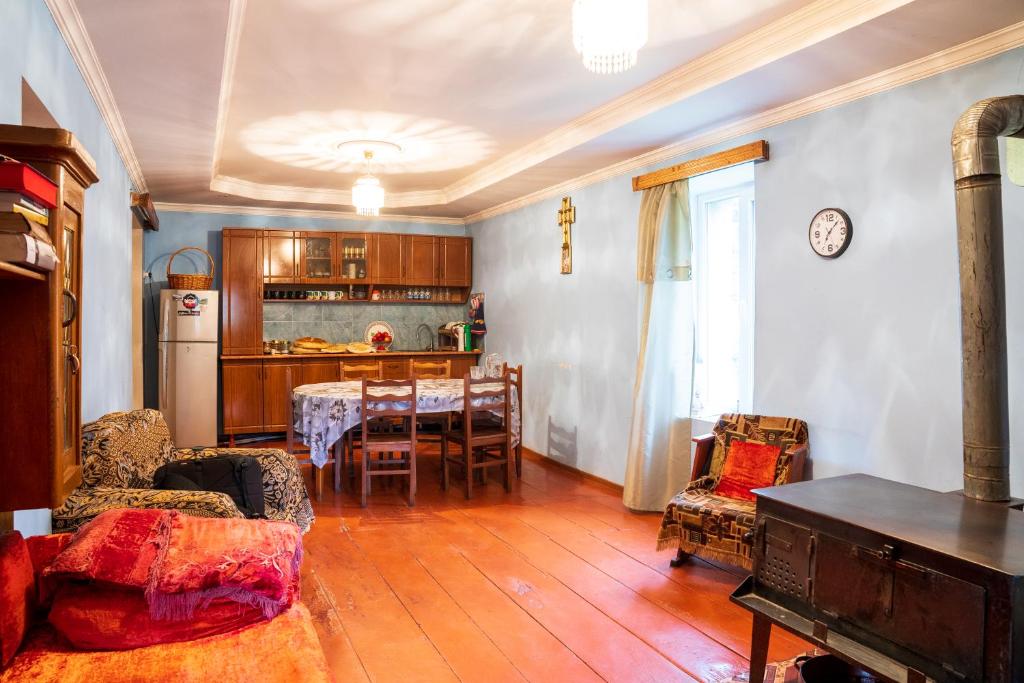 Kuchyň nebo kuchyňský kout v ubytování Guesthouse Svani