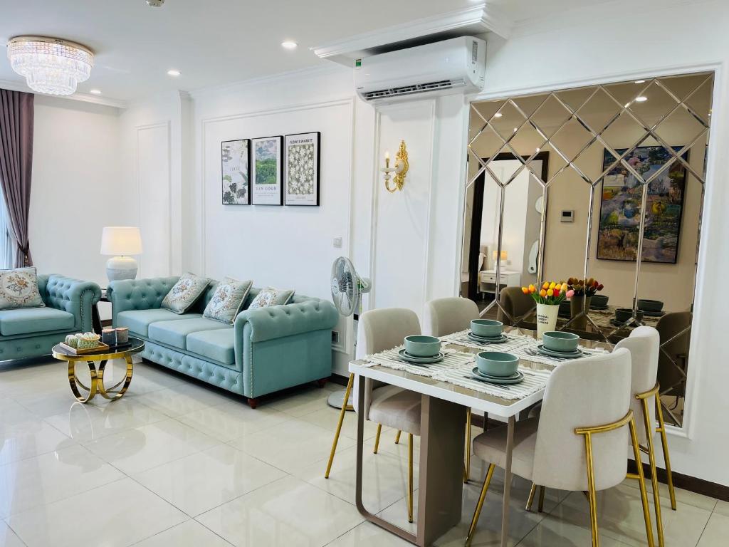 Χώρος καθιστικού στο Hà Đô Q10 2PN-3PN 2WC- Khoa Home