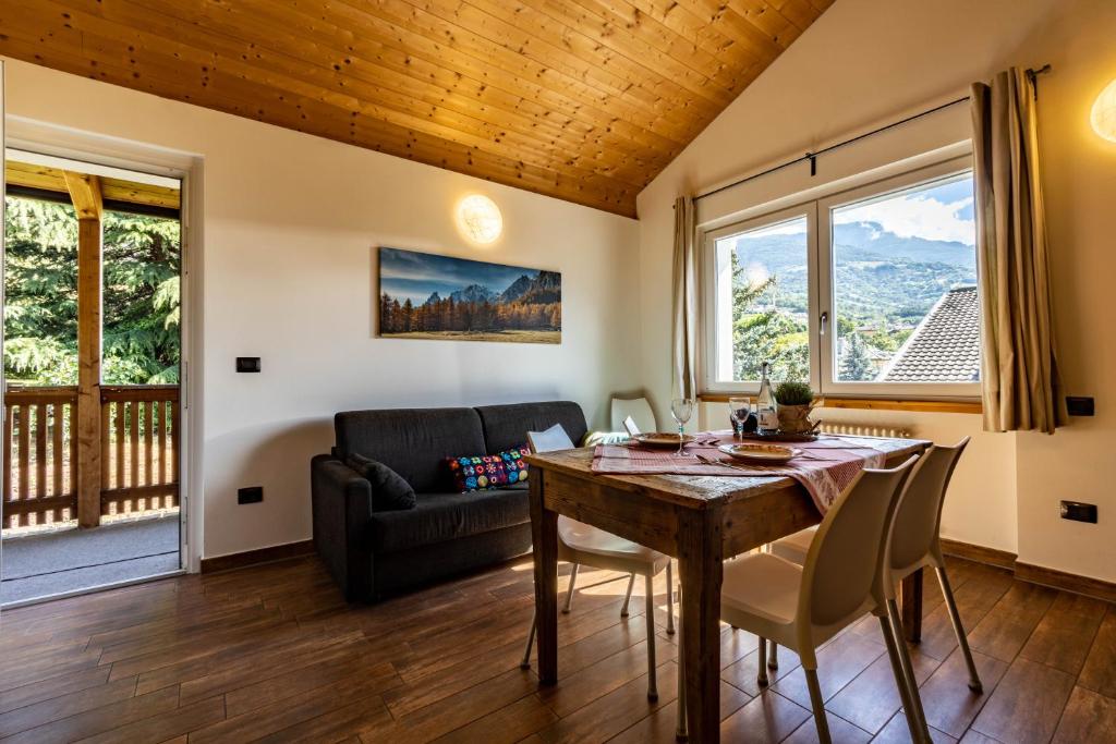 Výhľad na hory alebo výhľad na hory priamo z apartmánového hotela