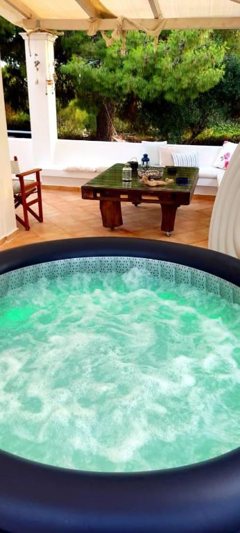 Fotografie z fotogalerie ubytování Villa Dionisia, Relaxation with Jacuzzi Retreat v destinaci Svoronata