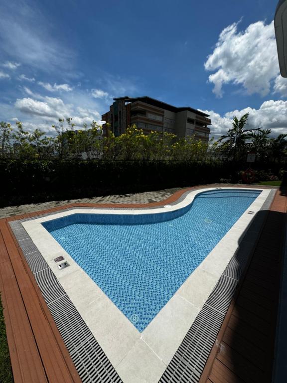 Bazén v ubytování Makati apartment - Lush Residences nebo v jeho okolí