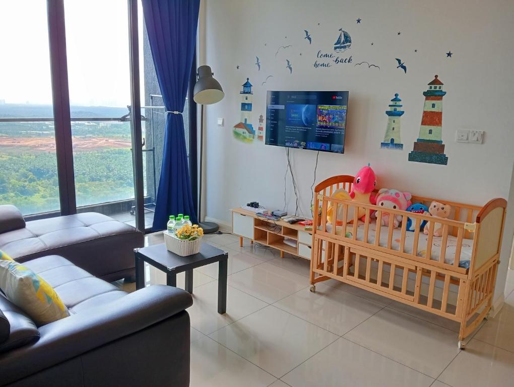TV a/nebo společenská místnost v ubytování Legoland walk 3min D'Pristine Rejoice Suite 2B2R 8pax Lakeview