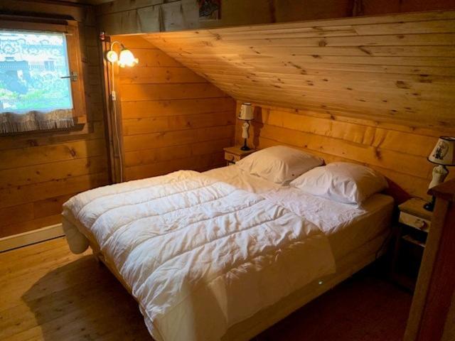 Postel nebo postele na pokoji v ubytování Appartements Barcelonette by PraLoup Vacances
