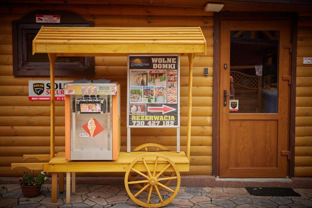 Fotografia z galérie ubytovania Domy z Bala - Bungalow 50 metrów od Plaży spa domki ogrzewane v destinácii Dziwnówek