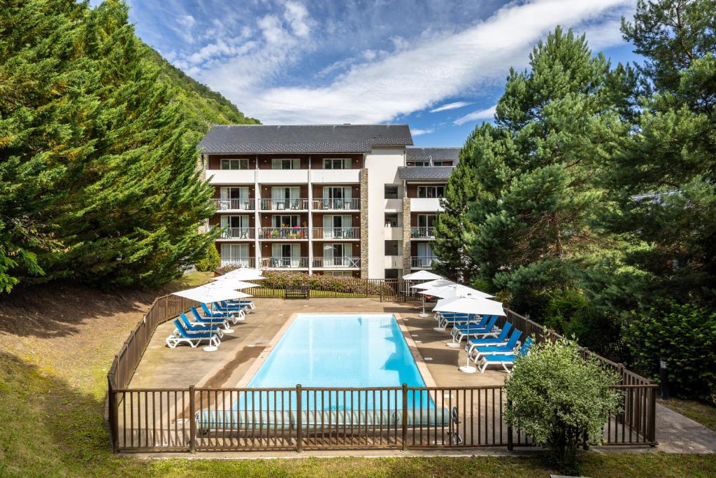 Bazén v ubytování Résidence Pierre & Vacances Les Trois Domaines nebo v jeho okolí