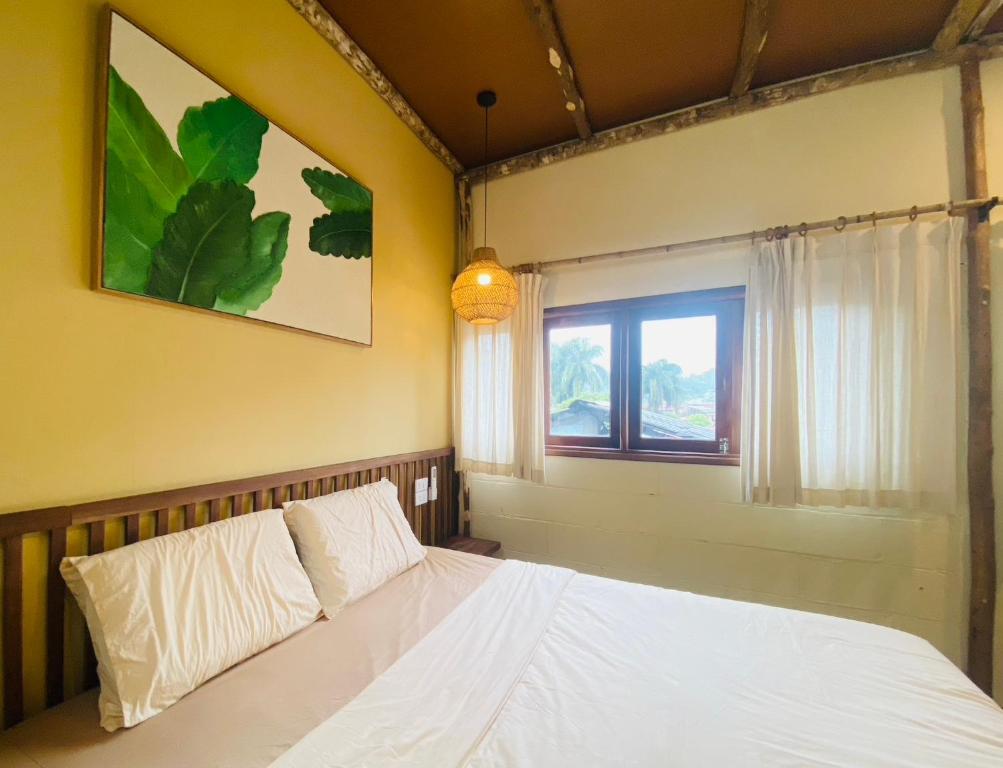 PIA homestay - Tours & Motorbike rentals - Cao Bằng - Chambre Lit King-Size Avec Vue Sur Montagne