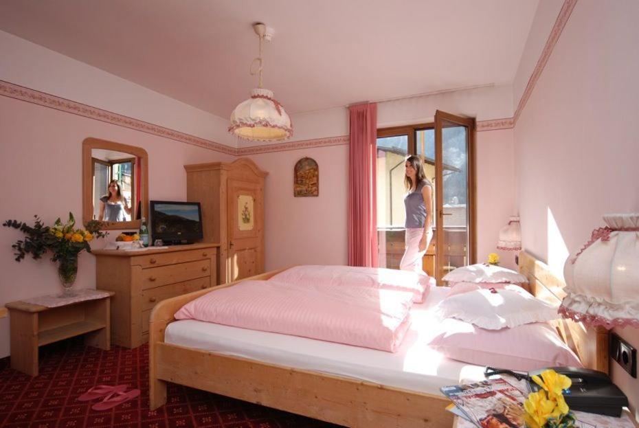 Postel nebo postele na pokoji v ubytování Sport Hotel Sass Maor