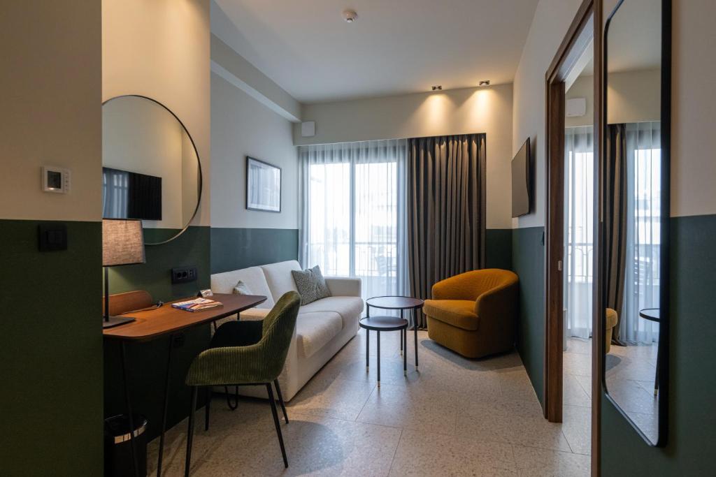 Evripidou 7 - Kalamata Mediterranean Suites - Resim 36