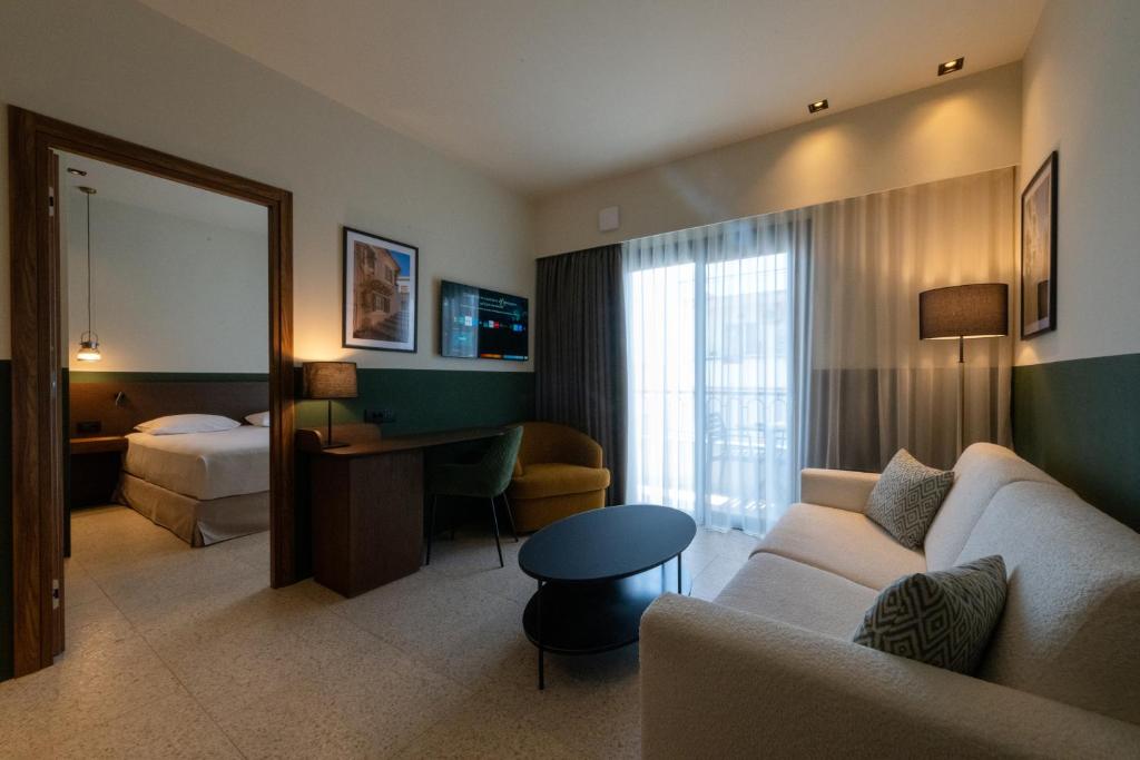 Evripidou 7 - Kalamata Mediterranean Suites - Resim 9