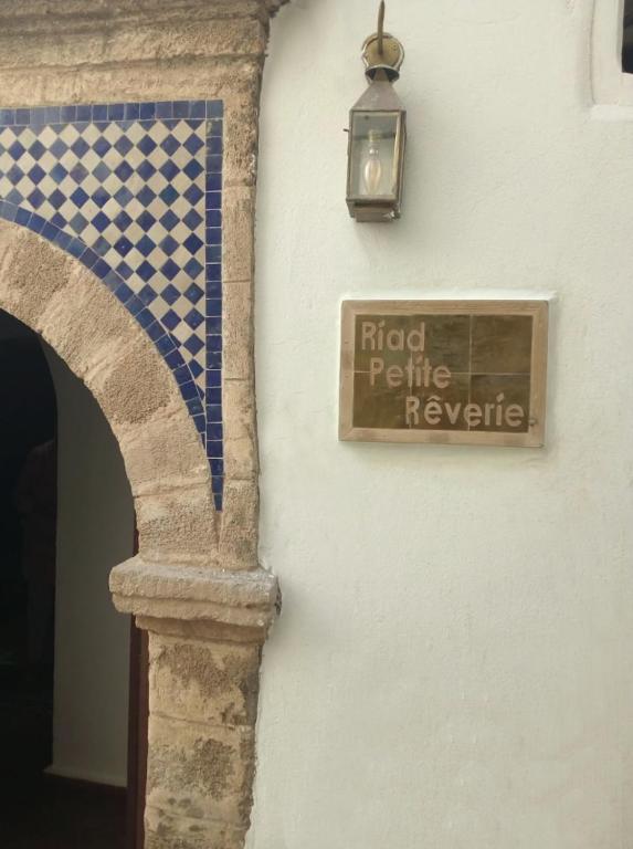 Certifikát, hodnocení, plakát nebo jiný dokument vystavený v ubytování Riad Petite Rêverie