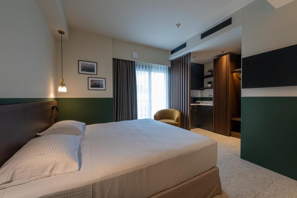 Evripidou 7 - Kalamata Mediterranean Suites - Resim 7