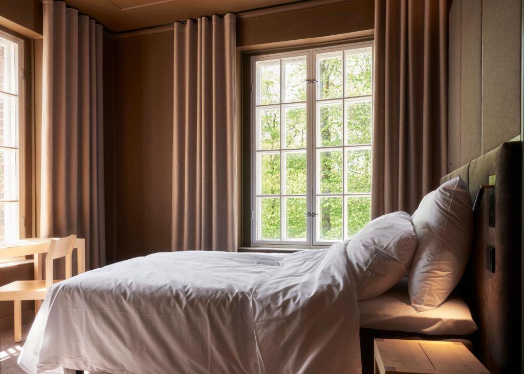 The Torby Hotel - Queen Room