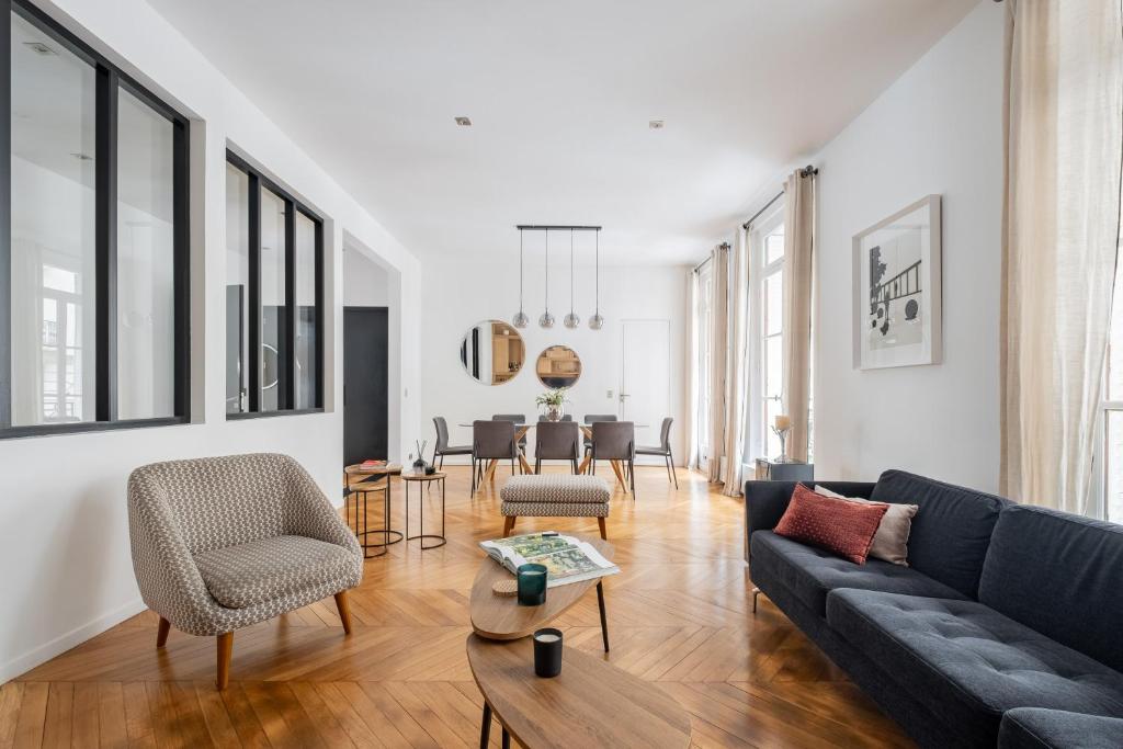 Photo de la galerie de l'établissement Veeve - Master of Minimalism, à Paris