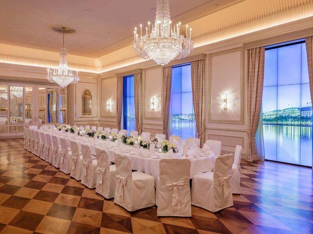 Fotografie z fotogalerie ubytování Fairmont Hotel Vier Jahreszeiten v Hamburku