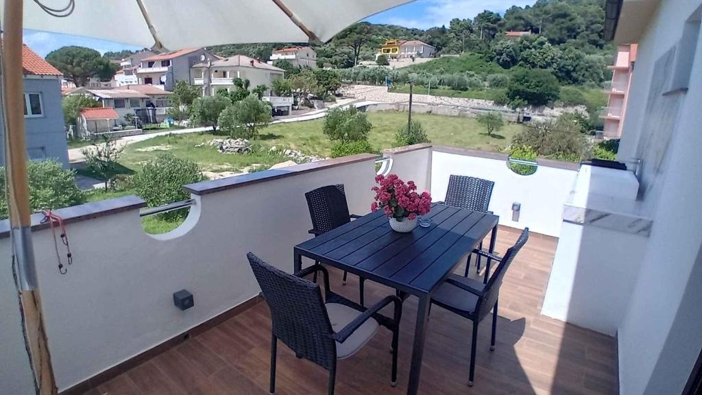 Balkón alebo terasa v ubytovaní Kampor Apartment 3