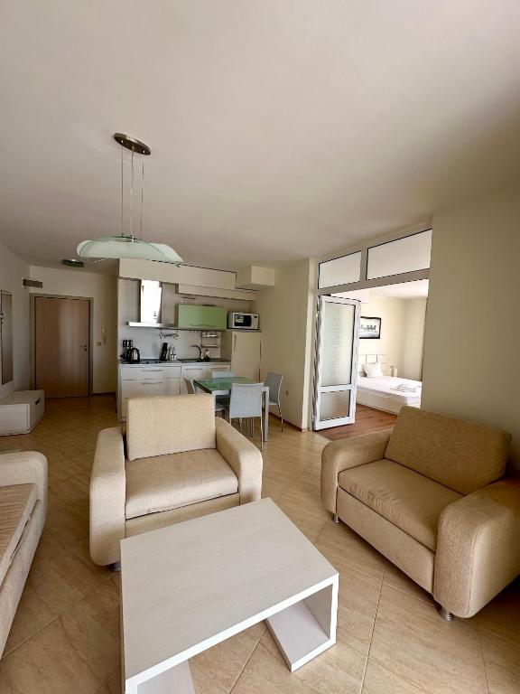 Kuchyň nebo kuchyňský kout v ubytování PSB Apartments in Midia Resort Aheloy