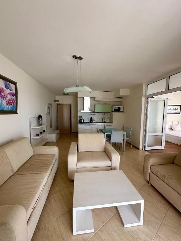 Kuchyň nebo kuchyňský kout v ubytování PSB Apartments in Midia Resort Aheloy
