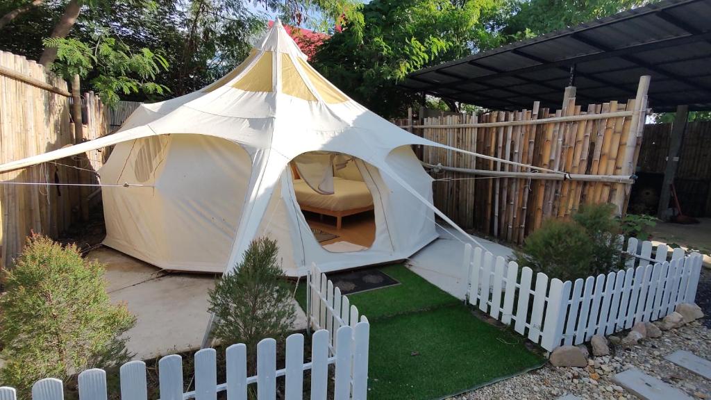 Bambus Restaurant, Bar & Glamping - Glamping Mewah Dekat Patong Beach