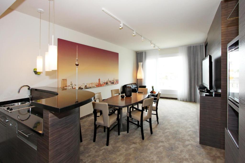 Kuchyň nebo kuchyňský kout v ubytování ARCOTEL John F Berlin