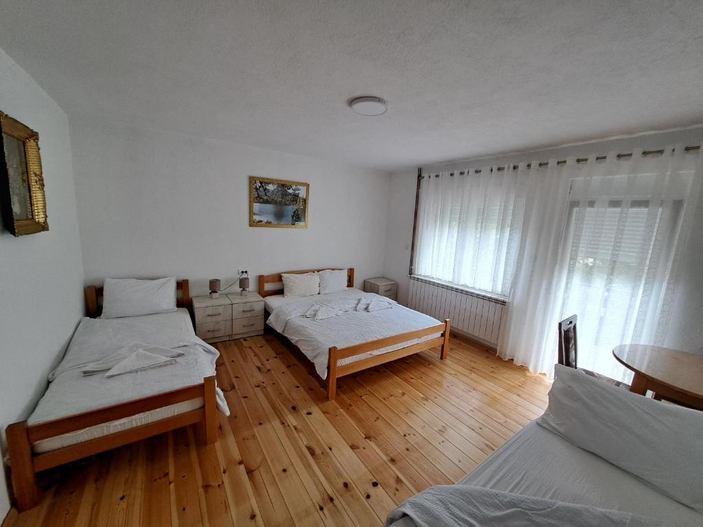 Rooms Lida & Friendly home - 1