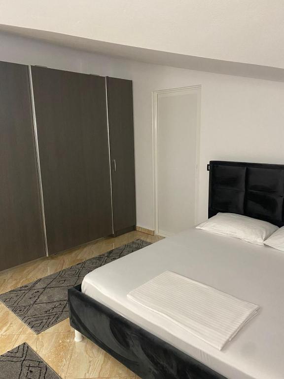 Postel nebo postele na pokoji v ubytování Vila Ajdinaj