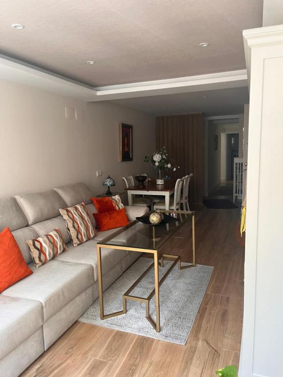 Posedenie v ubytovaní Apartamento Orilla de Triana