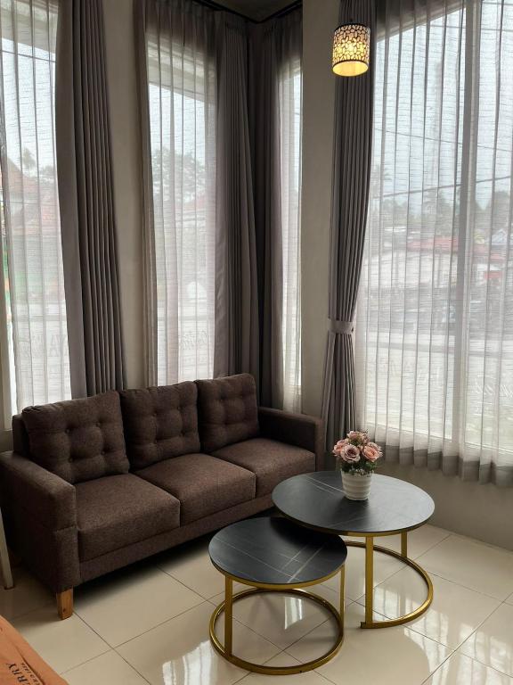 Posezení v ubytování JAVA Hostel Tumpak Sewu