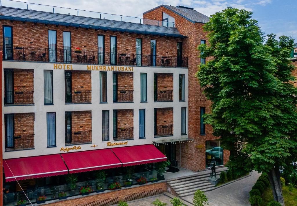 Budova, kde se hotel nachází