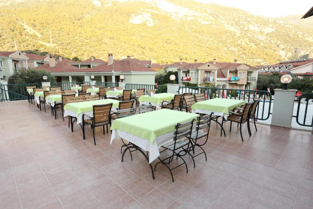 Nespecifikovaný výhled na hory nebo výhled na hory při pohledu z hotelu