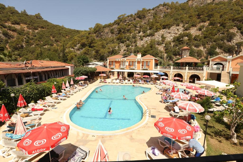 Nespecifikovaný výhled na hory nebo výhled na hory při pohledu z hotelu