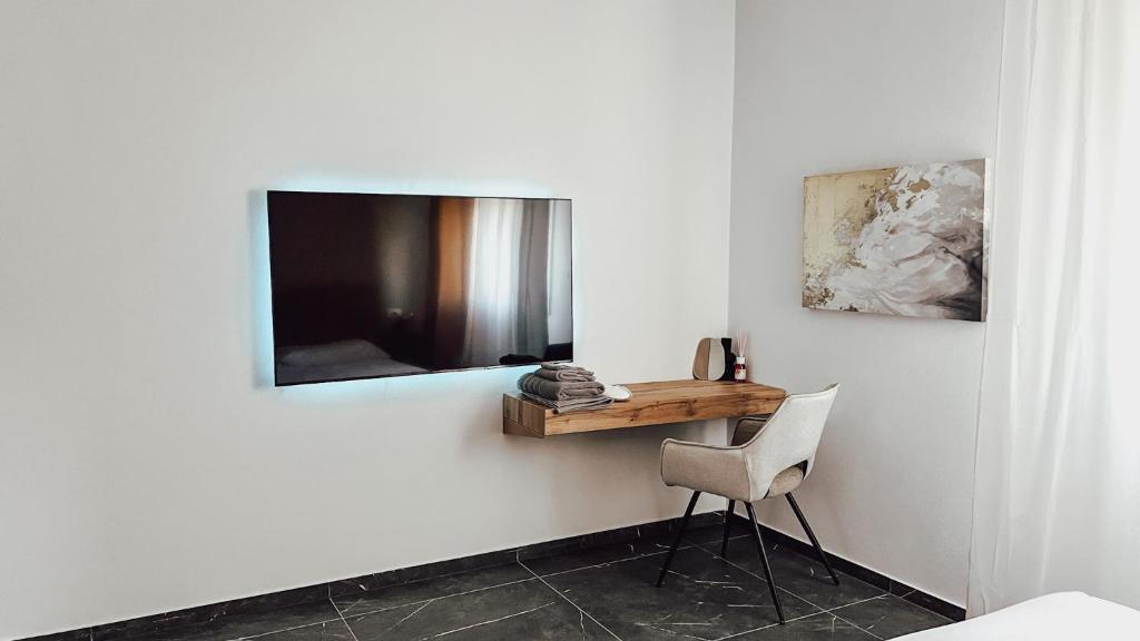 TV a/nebo společenská místnost v ubytování Ampio e Raffinato Vicino Mare e Città