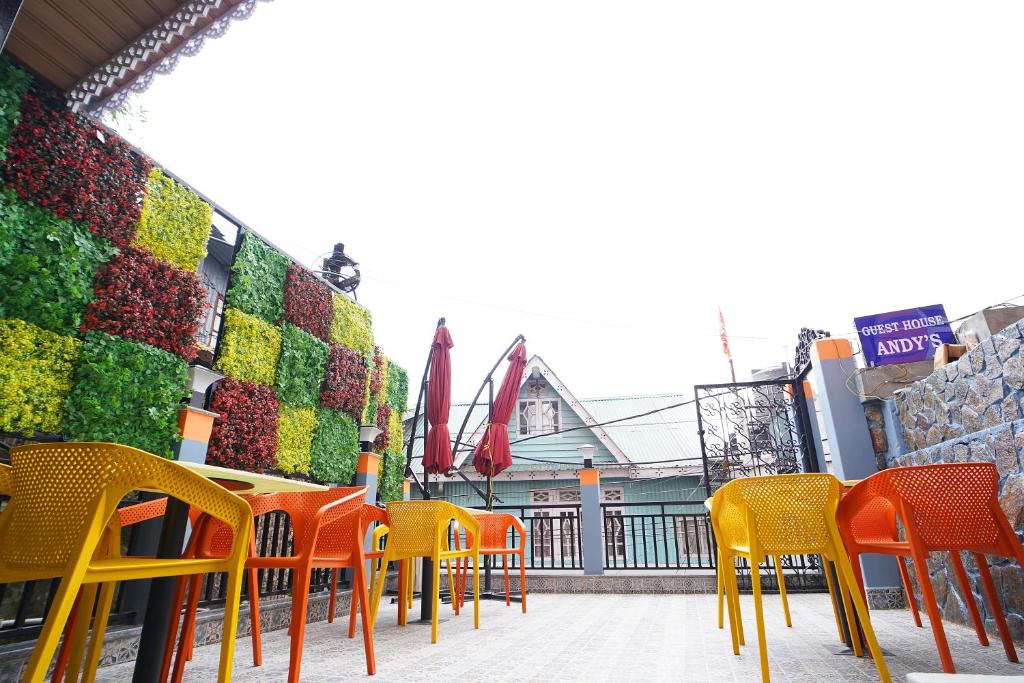 Večerní zábavní program pro hosty v ubytování Sher Bengal Darjeeling 100 Mts from Mall Road Couple Friendly