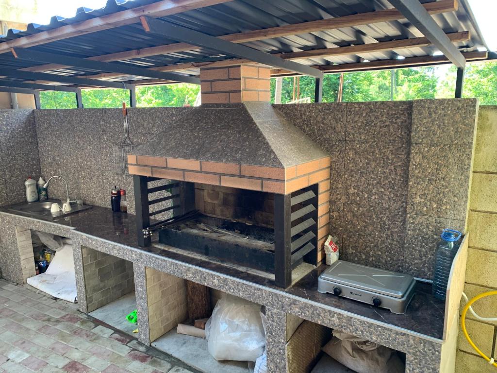 Gril dostupný pro hosty v bed and breakfast