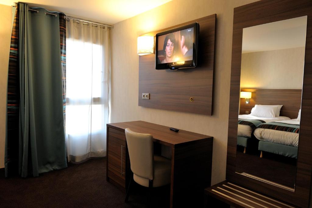 Gallery image of Holiday Inn Paris Montmartre, an IHG Hotel in Paris