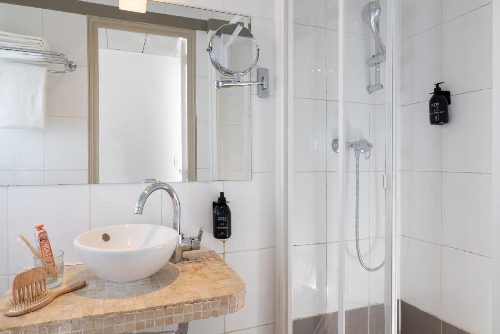 Hotel Korner Montparnasse - Resim 9