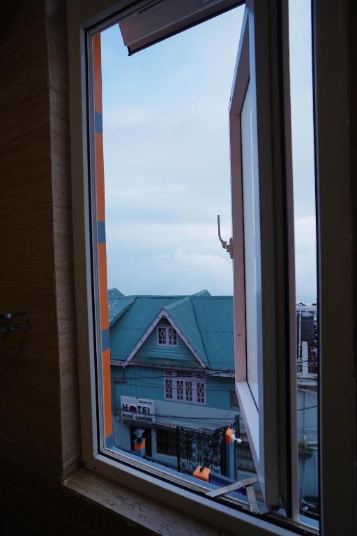 Nespecifikovaný výhled na moře nebo výhled na moře při pohledu z hotelu