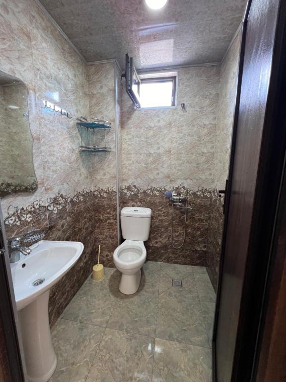 Koupelna v ubytování TikTok house