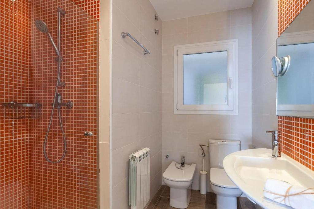 Fotografia z galérie ubytovania Spacious apartment with city view in Llafranc - 98 m² v destinácii Llafranc