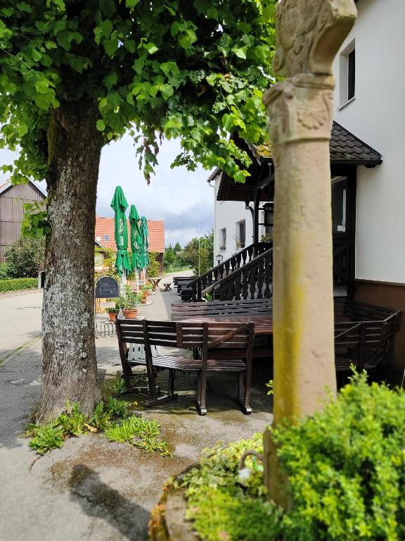 Zahrada ubytování Grünvogels Landgasthof zum Grünen Baum