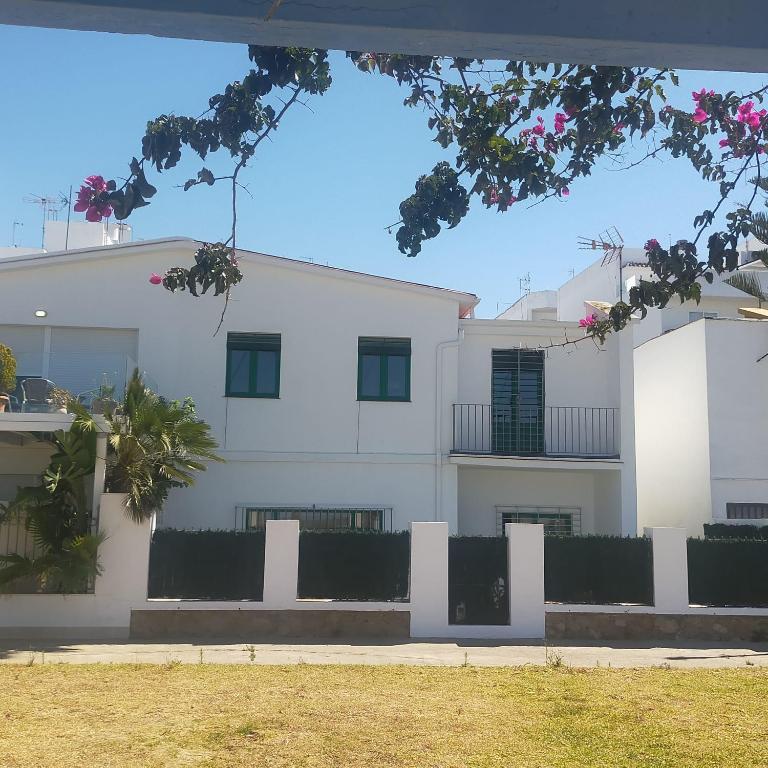 Chalet primera linea de mar en Conil